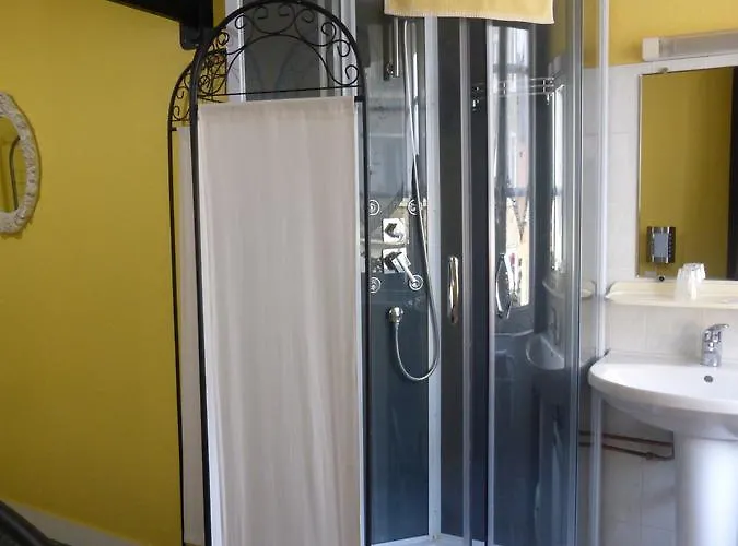 Отель Le Colquin La Haye