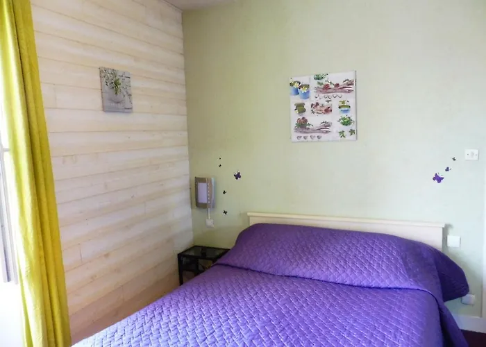 Отель Le Colquin La Haye